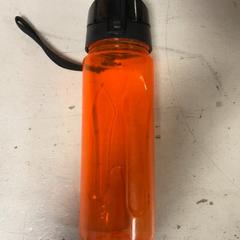 Wasserflasche Oranje, gemeldet von Artis über iLost