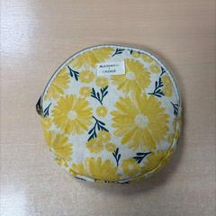 İLost kullanarak DoubleTree by Hilton Rotterdam Centre tarafından bildirildiği gibi Kese çantası Pouch