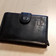 Portefeuille Chetiti, a été signalé par Centraal magazijn utilisant iLost