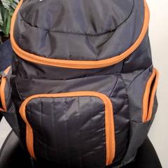 배낭 Basic fit, iLost를 사용하여 Arriva Infoshop Enschede에 보고됨