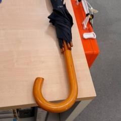 Ombrello, come riportato da IKEA Leangen utilizzando iLost