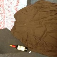 Vin airpod, trousers, blouse, som rapportert av Mövenpick Hotel Amsterdam City Centre ved bruk av iLost
