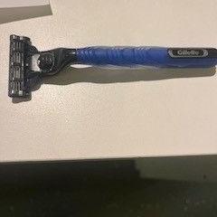 Barberhøvel shaving, som rapportert av Room Mate Bruno ved bruk av iLost