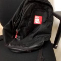 Sac à dos Noir, a été signalé par ilévia utilisant iLost