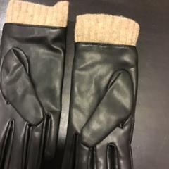 Rękawiczki, zgłoszono przez U-OV Utrecht przy użyciu iLost