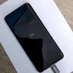 Okostelefon Samsung, amint azt Arriva Infoshop Enschede az iLost segítségével jelentette.