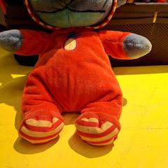 Plyšová facka Multicolore, jak nahlášeno IKEA Paris Nord Roissy pomocí iLost