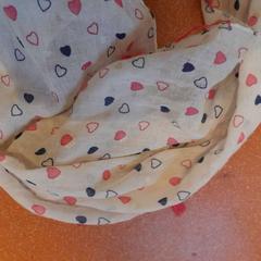 Bossa de coll blanc et rose, segons ha informat TCL mitjançant iLost