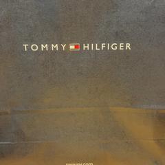 Purchase tommy hilfiger tommy がiLostで Designer Outlet Roermond によって報告されました