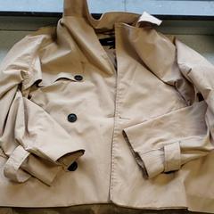 Roupa Jas, segundo informou Regio Limburg - Leuven usando iLost