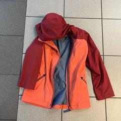 السترة، كما تم الإبلاغ عنه بواسطة Regio Oost-Vlaanderen عبر iLost