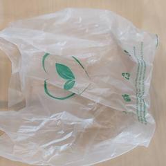 Táska - plastiek tas, amint azt Regio Oost-Vlaanderen az iLost segítségével jelentette.