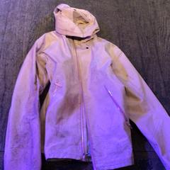 Veste Roze, a été signalé par De Heeren van Aemstel utilisant iLost