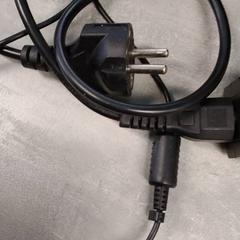 Laptop oplader, come riportato da Arriva Friesland / Groningen utilizzando iLost