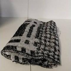 Kleidung Zwart wit, gemeldet von Regio Antwerpen - Brussel über iLost