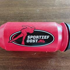 Rode bidon met inhoud, gerapporteerd met iLost