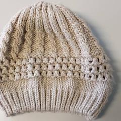 Oblečenie - Muts  beige, ako bolo nahlásené Regio Oost-Vlaanderen pomocou iLost