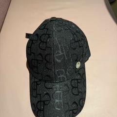 Kšiltovka Black with glitter, jak nahlášeno Conscious hotel Oudegracht pomocí iLost