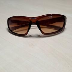 Solbriller, som rapportert av Arriva Oost-Brabant ved bruk av iLost