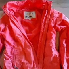 ジャケット Oranje がiLostで Familiepark Drievliet によって報告されました