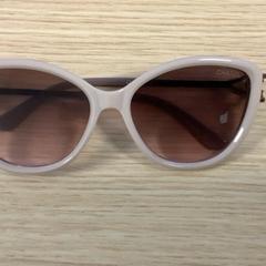 Ulleres de sol Beige of oudroze, segons ha informat Diakonessenhuis Utrecht mitjançant iLost