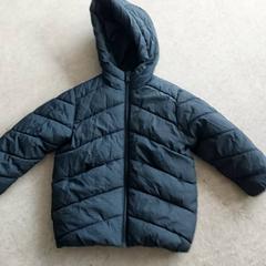 Arropa - Kinderjas Zwart, gisa salatu by Regio Oost-Vlaanderen iLost erabiliz