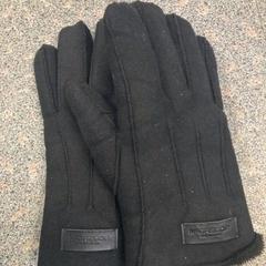 Gloves Mc Gregor, as reported by Regio Oost-Vlaanderen using iLost