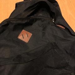 Rugtas, segons ha informat Pathé Helmond mitjançant iLost