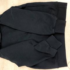 Kurze hose - Kindersweater, gemeldet von Regio Oost-Vlaanderen über iLost