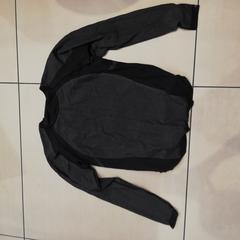 zwarte trui, a été signalé par Johan Cruijff ArenA utilisant iLost