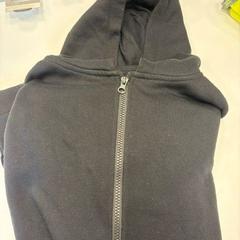 Mellény gyapjú fleece klein, amint azt Stad Peer az iLost segítségével jelentette.