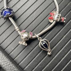 Pandora armband met Disney bedels, iLost-i jakinarazi zaion moduan