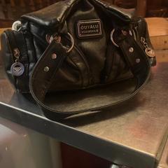 かばん がiLostで Café Leentje によって報告されました