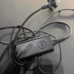 Laptop-ladegerät, gemeldet von Van der Valk Hotel Houten über iLost