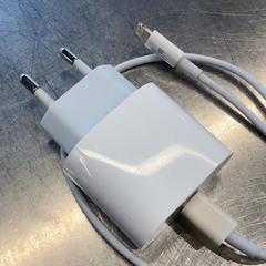 Endoll White, segons ha informat MEININGER Hotel Leipzig Hauptbahnhof mitjançant iLost