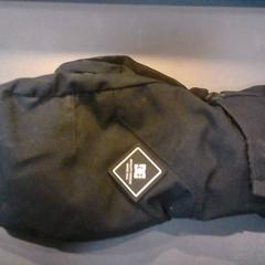 Handske, rapporterat av SnowWorld Landgraaf med iLost