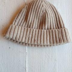 Gorro Crème kleurig, ha sido reportado por DierenPark Amersfoort con iLost