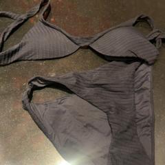 Kleding Bikini, jak nahlášeno Van der Valk Hotel Utrecht pomocí iLost