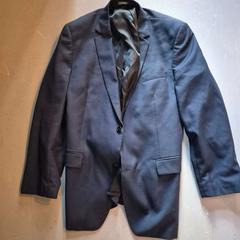 Blazer Navy, a été signalé par Room Mate Bruno utilisant iLost