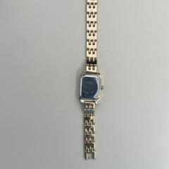 Náramkové hodinky goldfarbende Armbanduhr, ako bolo nahlásené Movie Park Germany pomocou iLost