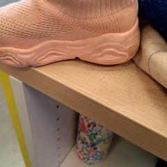 Sabates de nadó, segons ha informat IKEA Avignon mitjançant iLost