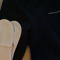 바지 & 슬리퍼, iLost를 사용하여 MEININGER Hotel Köln West에 보고됨