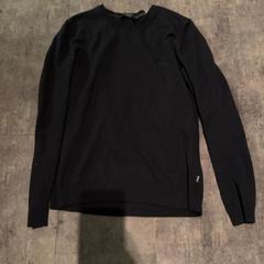 Svetr Zwart, jak nahlášeno Van der Valk Hotel Haarlem pomocí iLost