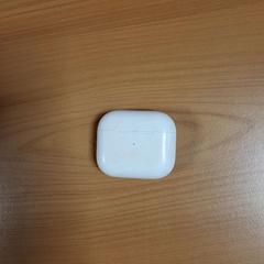 이어폰 Wit, iLost를 사용하여 Connexxion Noord Holland Noord Alkmaar에 보고됨