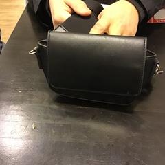 Taška, ako bolo nahlásené Qbuzz U-OV pomocou iLost