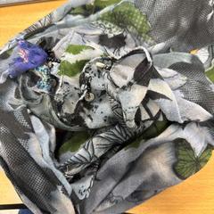 Sjal grijs, rapporterat av VITAZ campus Sint-Niklaas med iLost