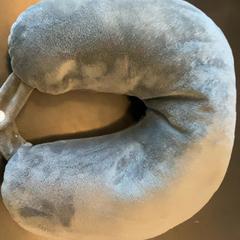 クッション Grey がiLostで MEININGER Hotel Berlin Central Station によって報告されました