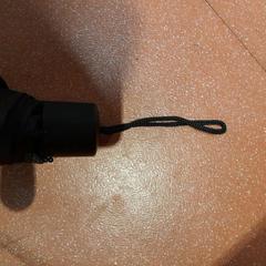 Hopfällbart paraply noir, rapporterat av TCL med iLost