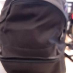 Mochila Zwart, segundo informou Qbuzz Fryslân usando iLost