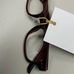 Szemüveg - Leesbril Bordeaux, amint azt Centraal magazijn az iLost segítségével jelentette.